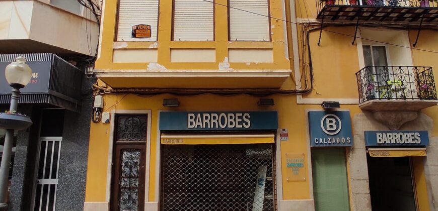 EDIFICIO EN PLENO CENTRO