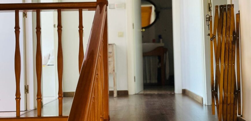 CASA ADOSADA A POCOS MINUTOS DE LA PLAYA Y CENTRO