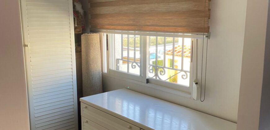 CASA ADOSADA A POCOS MINUTOS DE LA PLAYA Y CENTRO