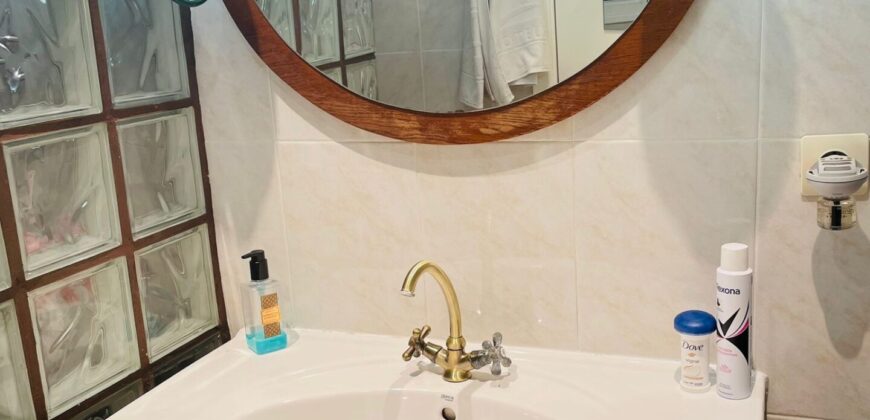 CASA ADOSADA A POCOS MINUTOS DE LA PLAYA Y CENTRO