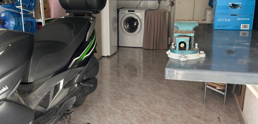 CASA ADOSADA A POCOS MINUTOS DE LA PLAYA Y CENTRO