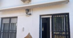 CASA ADOSADA A POCOS MINUTOS DE LA PLAYA Y CENTRO