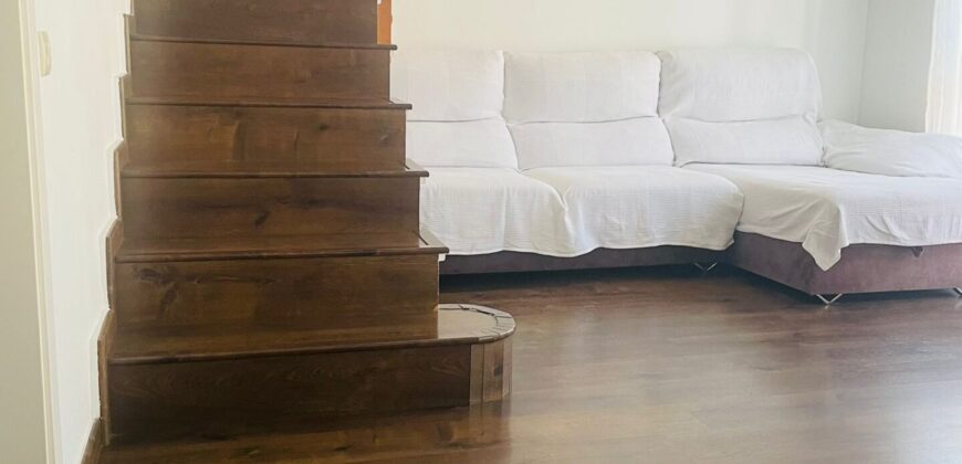 CASA ADOSADA A POCOS MINUTOS DE LA PLAYA Y CENTRO