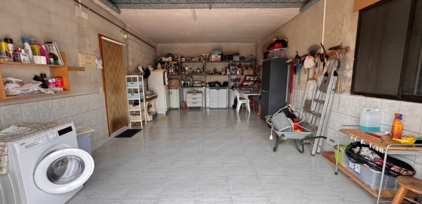 CHALET CON 7757 M² DE PARCELA