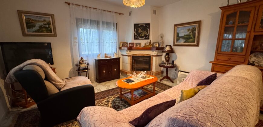 CHALET CON 7757 M² DE PARCELA