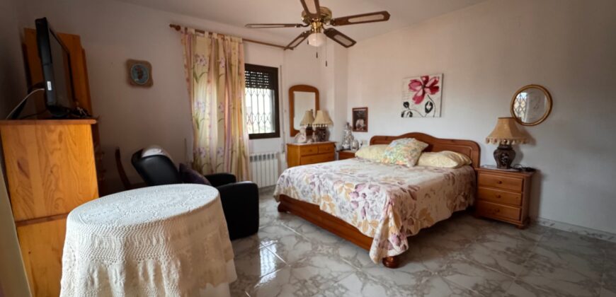 CHALET CON 7757 M² DE PARCELA