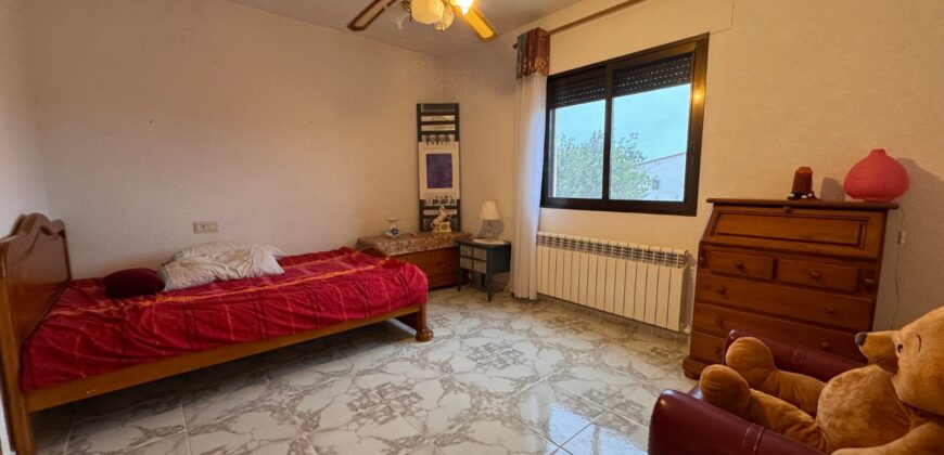 CHALET CON 7757 M² DE PARCELA