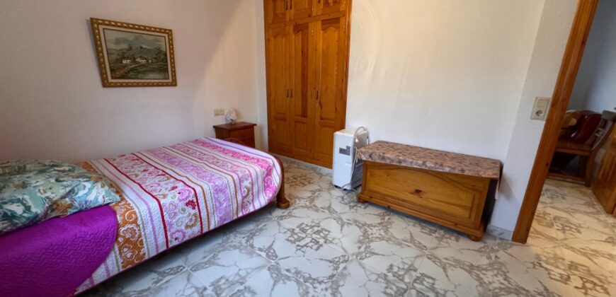 CHALET CON 7757 M² DE PARCELA