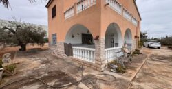 CHALET CON 7757 M² DE PARCELA