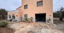 CHALET CON 7757 M² DE PARCELA