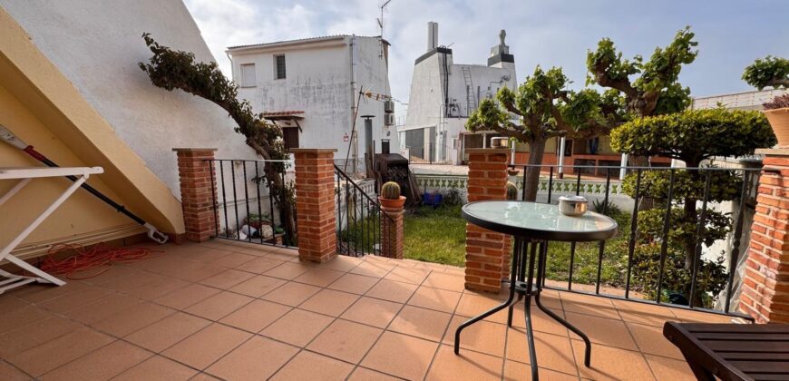 CASA ADOSADA EN COSTA NORTE