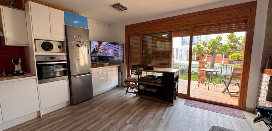 CASA ADOSADA EN COSTA NORTE